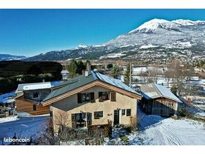 Propriété en production maraîchère/ppam en agri bio et camping à la ferme/locations saison