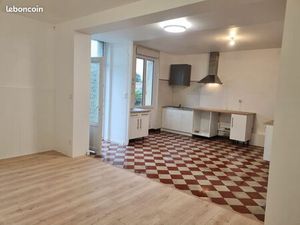 Charmante maison en pierre T4 + jardin St Yzan de Soudiac