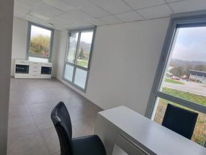 Cabinet médical  cabinet de soin  massage  esthétique  coiffure énergétique  thérapeute  L