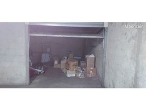 Box fermé sécurisé 24 m2