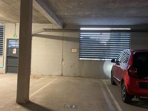 Place de parking intérieur à louer