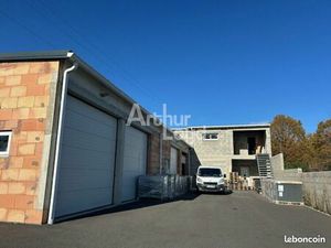 Local d'activité 318 m²