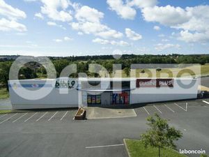 Local commercial 630 m²