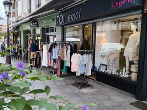 A vendre  magasin de lingerie Lourdes