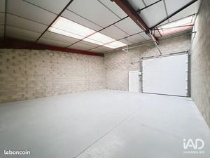 Local 73 m² BRIE-COMTE-ROBERT