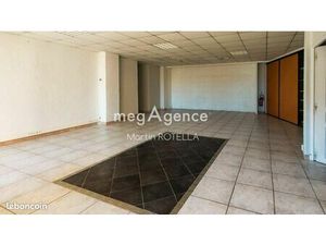 Local 110 m² FREJUS