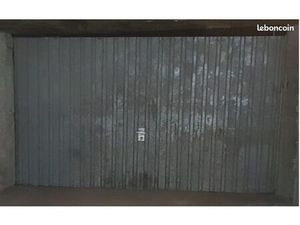 Parking fermé - Plein centre Ville