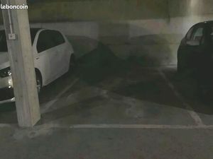 Place de parking en sous-sol sécurisé