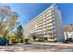 Local 101 m² Meylan