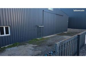 LOCATION LOCAL 230 Mc zone de signes