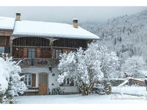 Ferme mitoyenne Savoyarde authentique à rénover avec gros potentiel – Rare aux Vallons d’e