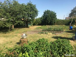 Terrain constructible - 913 m2 - à proximité centre bourg Bonneuil-Matours