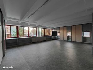 Loue locaux disponibles