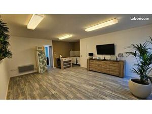 Cabinet et/ou salle polyvalente à louer