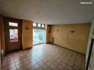 Location local commercial idéale profession libéral plein centre de Prayssac