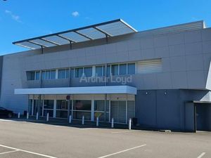 Local commercial 1 113 m²