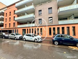 Local bureaux 241 m²