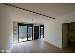 SAINT CYPRIEN . Bureau 27m2 + Terrasse