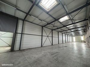 Local 1541 m² La Monnerie-le-Montel