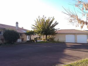 Maison familiale de 136 m2  garage   piscine