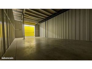 Hangar 55 m² Nimes