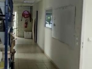 A LOUER : Local commercial à DAX - 1200 m² - 3 900 euros