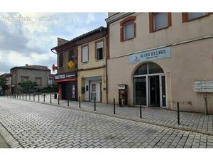 Local commercial LEGUEVIN 31490