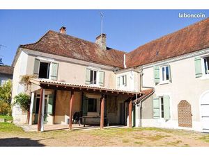 Maison 10 pièces 247 m²