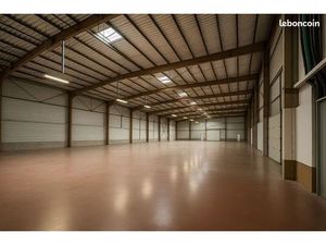 Local industriel 1 000 m²