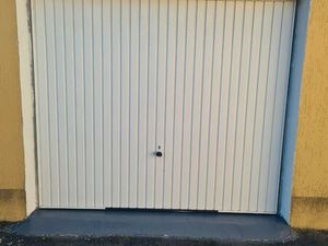 Location garage 16 m2 boulevard du Monaco  propre et accessible  manoeuvre facile  idéal s