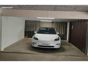 Grand garage pour curistes