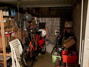 ◊ / ? Garage / Box de stockage - 12 m2