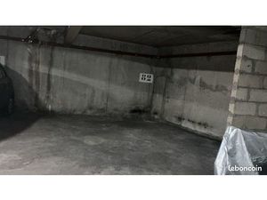 Grande place de Parking  à Paris 75005  proche rue Mouffetard