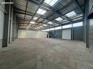 Local 1145 m² ROUSSILLON