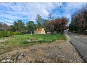 Terrain 1 800 m² Callian