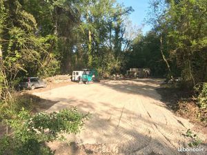 Terrain loisirs avec mazet et piscine