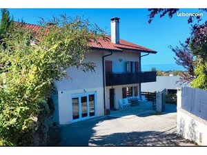 Publier T3 meublé avec terrasse et parking