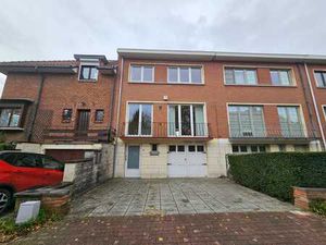 CENTRE - BEL-ETAGE - 3 CHAMBRES - BUREAU