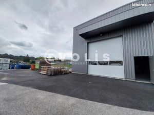 Local d'activité 1 200 m²