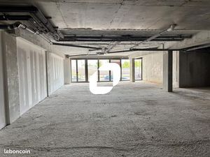 Bureau 852 m²