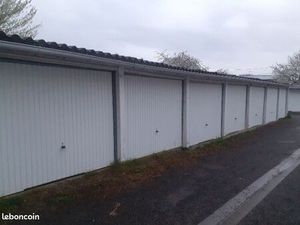 Lot de 16 garages + terrain