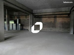 Local commercial 476 m²