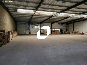 Local d'activité 2 172 m²