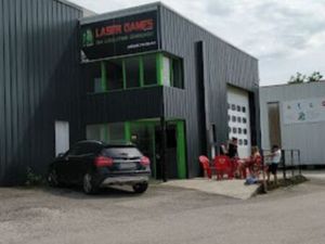 Local 880 m2 615000 euros avec locataire en place