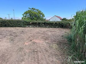 SAINT MICHEL CHEF CHEF TERRAIN DE 368 m² AVEC BATI EXISTANT