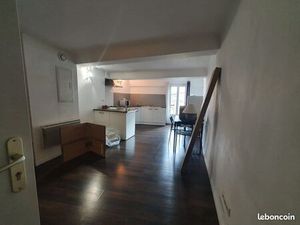 T2 meublé  42m2  2e étage  au calme – Centre historique de Saint-Maximin-la-Sainte-Baume