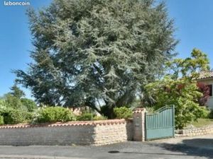 Belle maison familiale fleurie