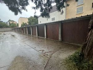 LOUE BOX GARAGE PARKING 13.5m2CLAMART CENTRE