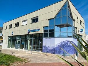 ESPACE BUREAUX DIVISIBLES 187 M2- pas de travaux à prévoir-stationnement aisé -proche roca