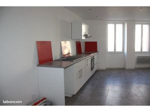 Charmant T2 au centre de Carbonne avec terrasse